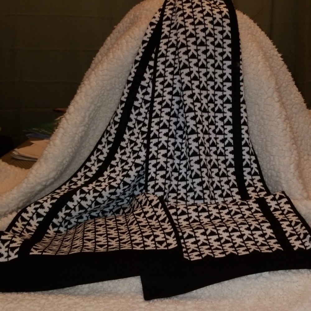 Michael Kors scarf